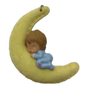1983 Betsey Clark Sleeping on Fabric Moon Hallmark Christmas Ornament Vintage ❤️